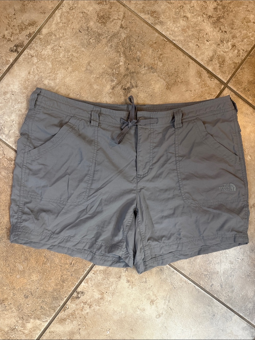 The North Face Women's Slate Gray Zipper & Drawstring Hiking Shorts